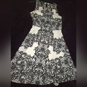 EUC Elegant Black and Cream Dress, SIZE 0P